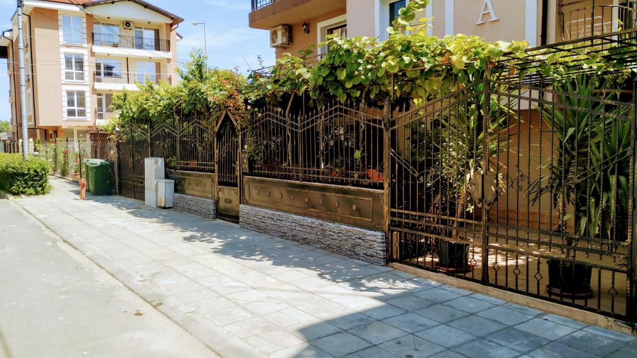Dracena Guesthouse Ravda Exterior foto